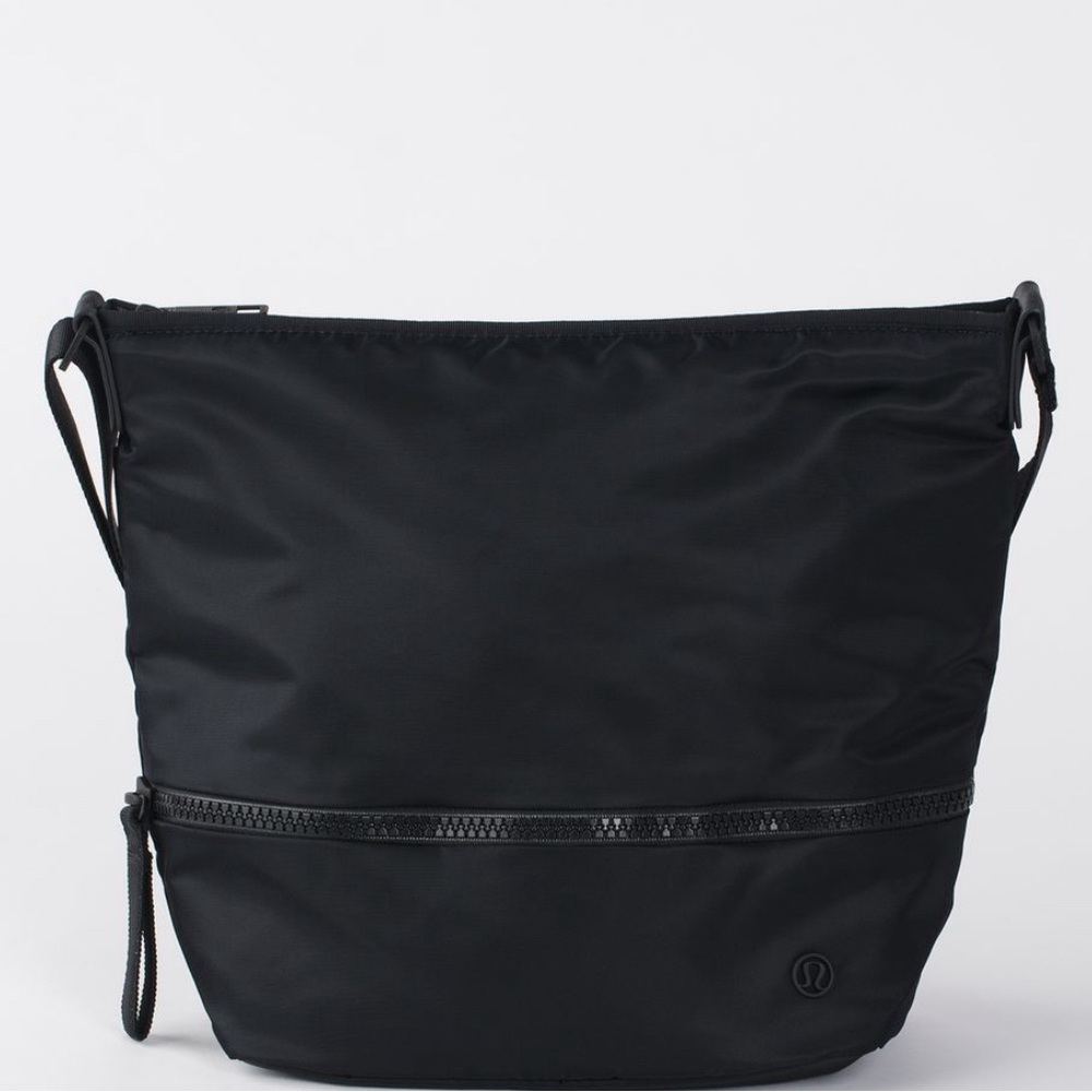 Lululemon Go Lightly Shoulder Bag (retired) rare bag